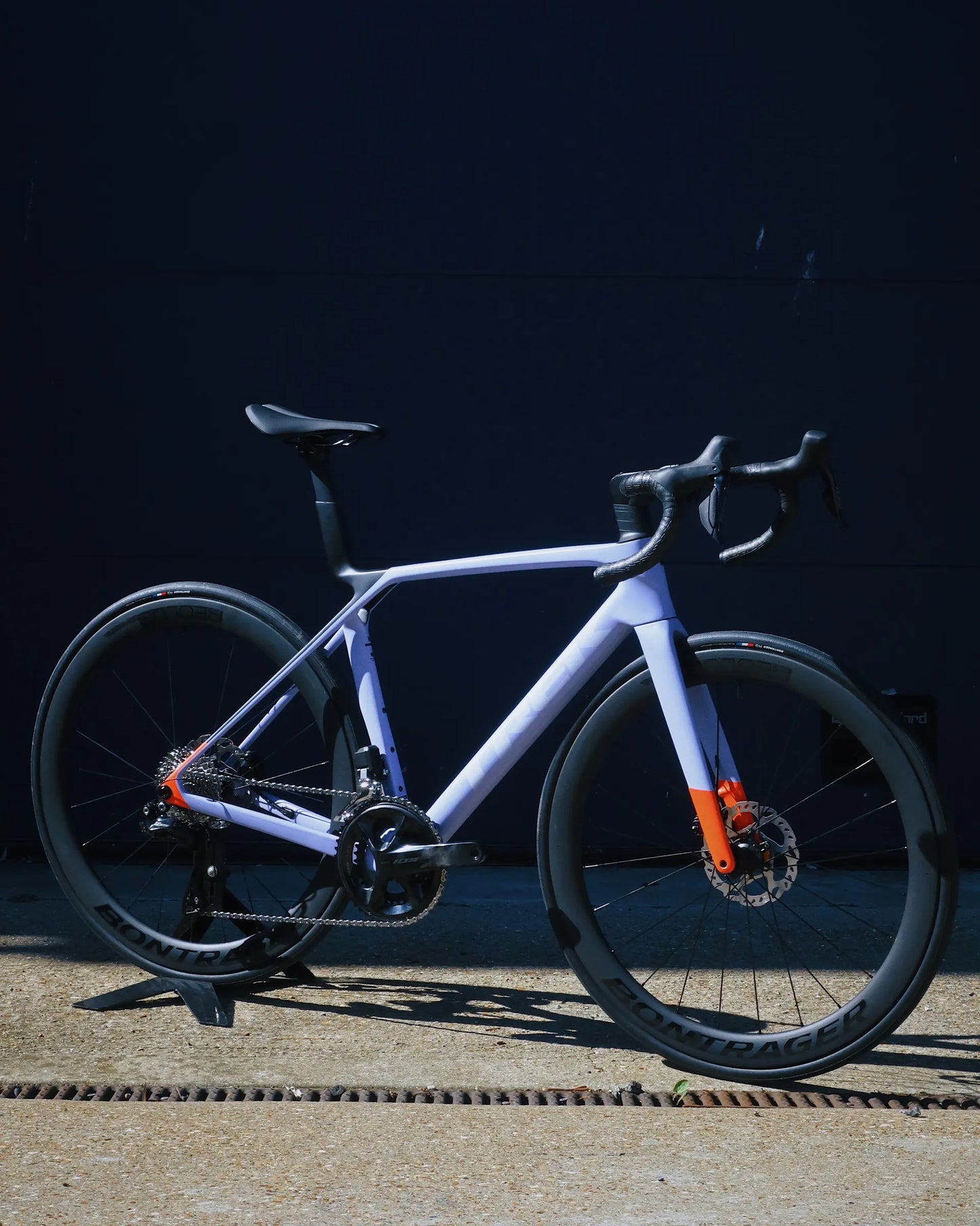 Trek Madone SL 6 Carbon Road Bike in Matte Lavender Haze Smoke